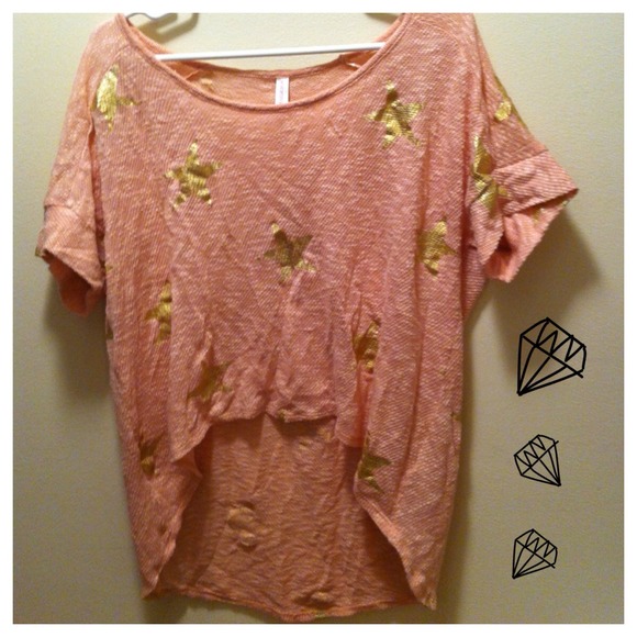 ❤SOLD❤ Two super cute, high-low tops🎀 - Picture 2 of 3