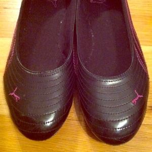 ▪ Puma patent toe slip-ons ▪