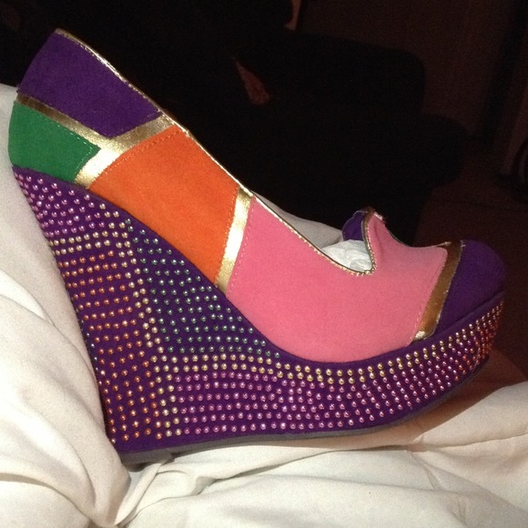 New in box multi color wedges!