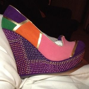 New in box multi color wedges!
