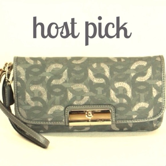 Coach Handbags - 🎉Host Pick🎉Coach Kristin Gunmetal Clutch