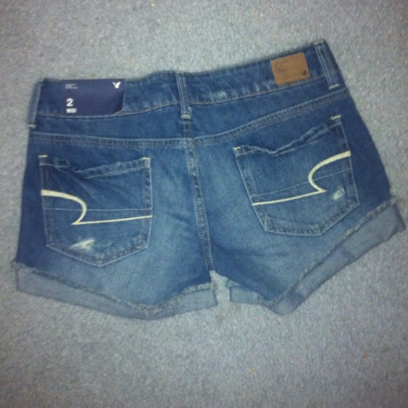 Shorts - Picture 2 of 4