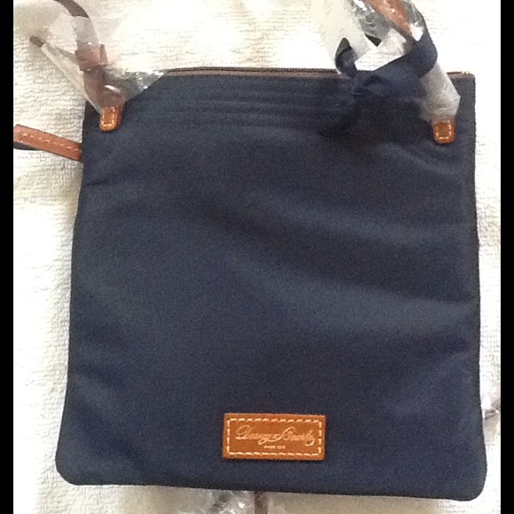 SOLD..SOLD..Dooney & Bourke N/S Triple Zip - Picture 3 of 4