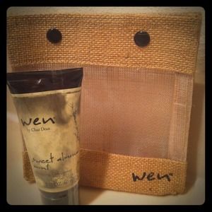 WEN by Chaz Cleansing Conditioner & Travel bag