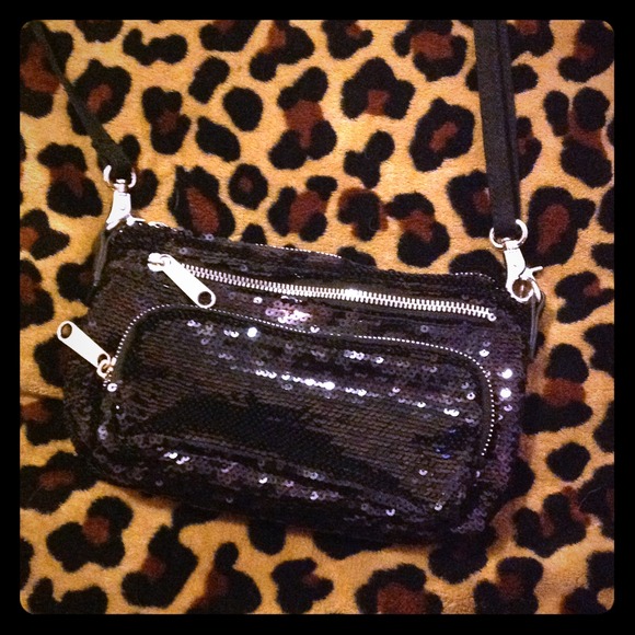 🚫SOLD🚫Black sequin cross body purse