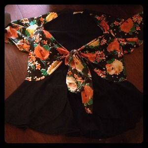 Vintage flowered tie shirt with pleated bottom