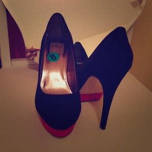 Dolce Vita platform black & fuchsia pink heels!!!