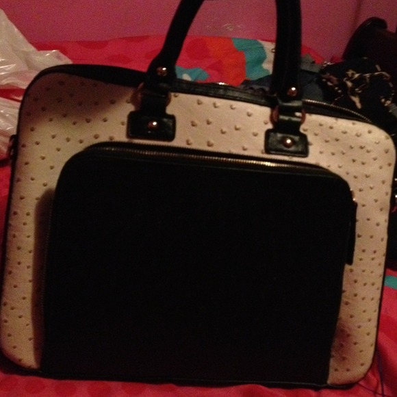 Stylish ! Aldo laptop/purse bag.  firm price
