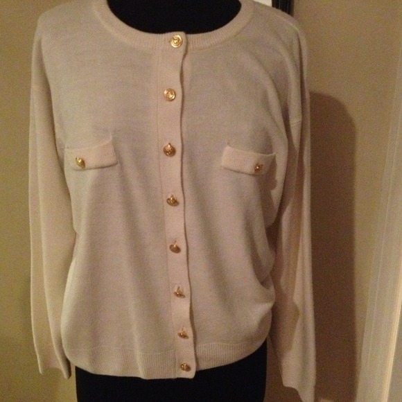 Milano Sweater Cardigan 2 necklaces and 2 watches