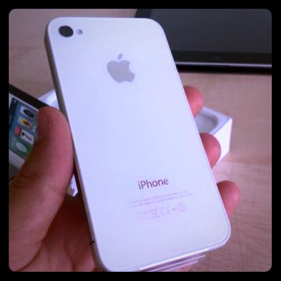 ❌❌iPhone 4 AT&T❌❌HOLDING FOR JOBELLEFT!!!!!