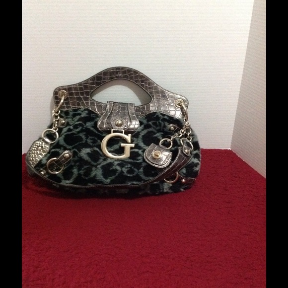 GUESS HANDBAG 💯👜Authentic✳price reduced✳ - Picture 2 of 4
