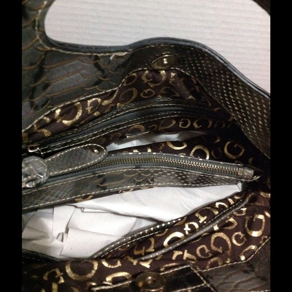 GUESS HANDBAG 💯👜Authentic✳price reduced✳ - Picture 4 of 4