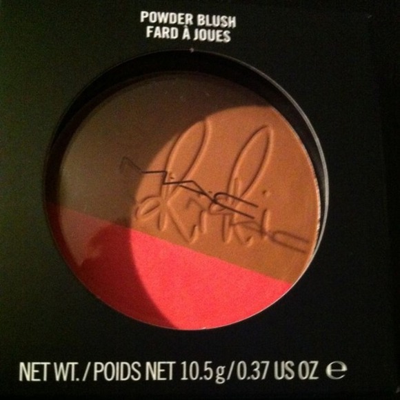 ⛔SOLD⛔RiRi loves MAC - Hibiscus Kiss Blush Bronzer