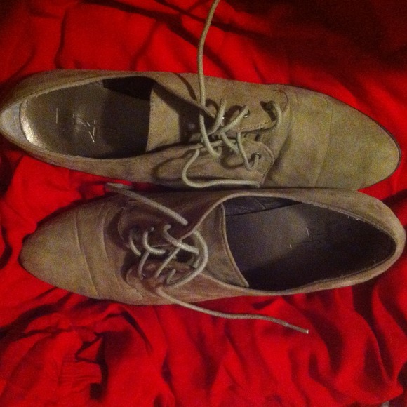 Tab suede shoes.