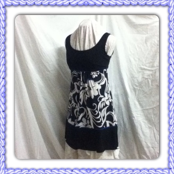 Simple Black-White with Blue Lining Floral Dress