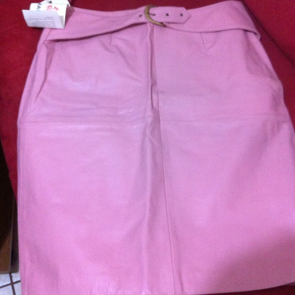 💜BNWT Leather Skirt💜