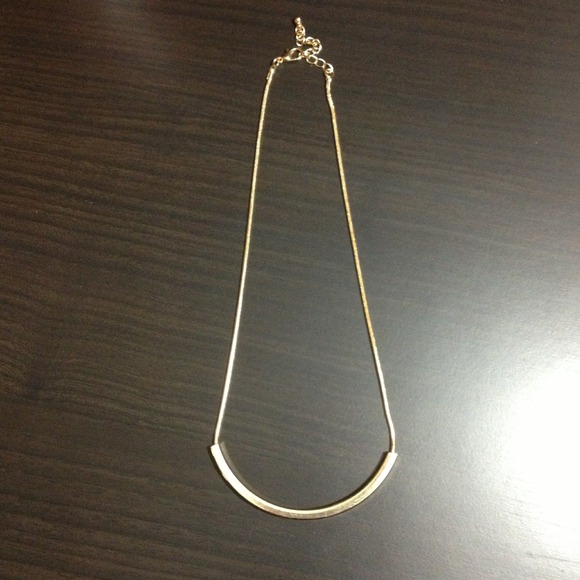 😺SOLD😺 Gold crescent necklace