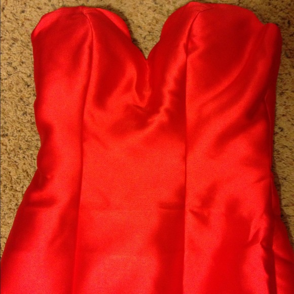 SOLD Sweetheart bust Red mermaid formal prom  gown - Picture 4 of 4