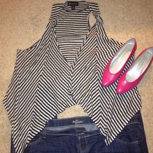 //SOLD//HIGH LOW STRIPED VEST.