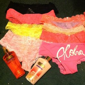 Victoria secret bundle size Medium