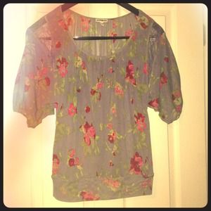 ❌🎁SOLD🎁❌Express lavender/floral/lace top