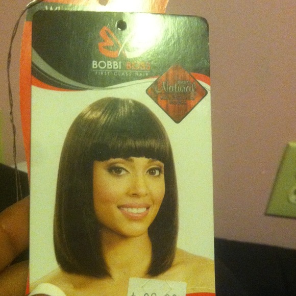 Bobbi Boss  wig. In color HM1/33 Lela