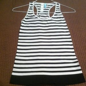 Black and gray Guess tank
