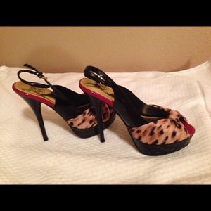 Black sling buck with cheetah pink