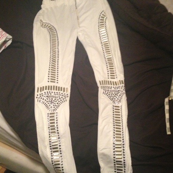 Fishnet studded legging