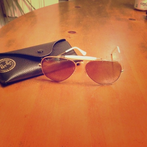 Sold in bundle. Ray Ban Aviator sunglasses!