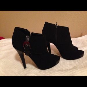 Black suede peeptoe Bootie