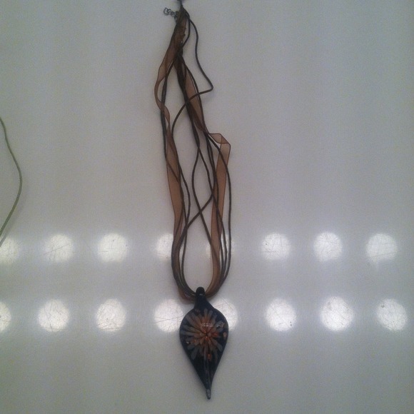 Necklace - Picture 1 of 2