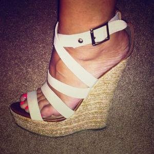 NWOT 2B by BEBE wedges