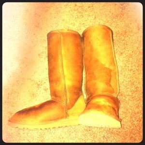 Chestnut UGG boots 👢💖🌸PRICE LOWERED🌸💖👢