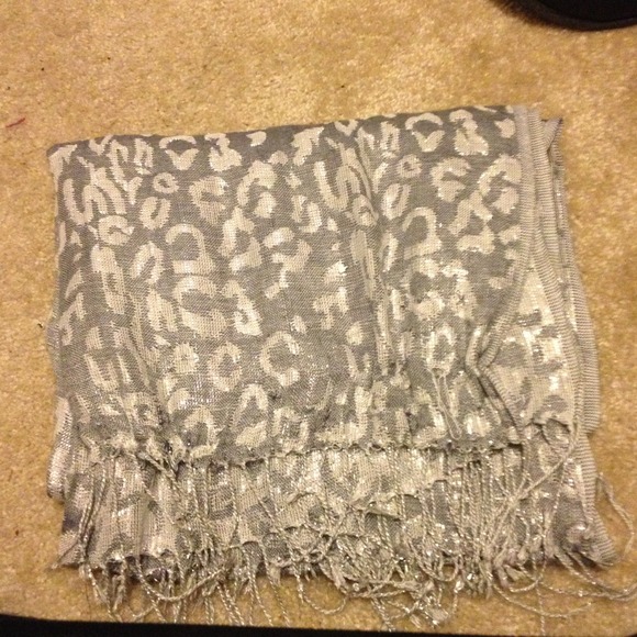 Leopard scarf