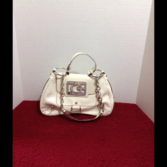 💸price cut💸Guess Handbag 💯authentic👜 - Picture 2 of 4