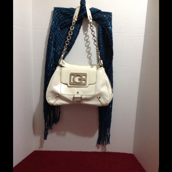 💸price cut💸Guess Handbag 💯authentic👜 - Picture 3 of 4