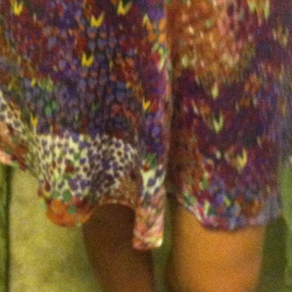 👗 Multi colored silky skirt - Picture 1 of 3