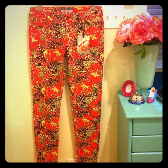 Hot Kiss Pants