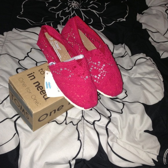 Red crotchet toms ! New!!
