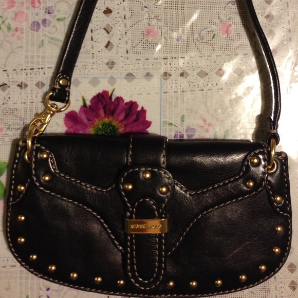 100%👌❤Authentic MK clutch 👌❤