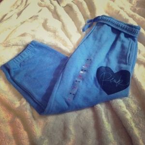 Victoria's Secret Pants - 🆕VS Campus Crops Victoria's Secret Pants - 🆕VS Campus Crops