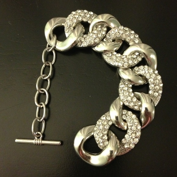 Silver jeweled bracelet - Picture 2 of 3