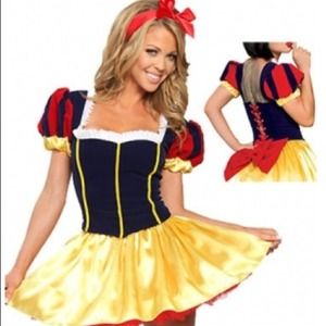 Snow White Halloween costume.
