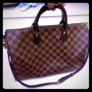 🔴 SOLD Authentic Louis Vuitton 35 bandouliere🔴