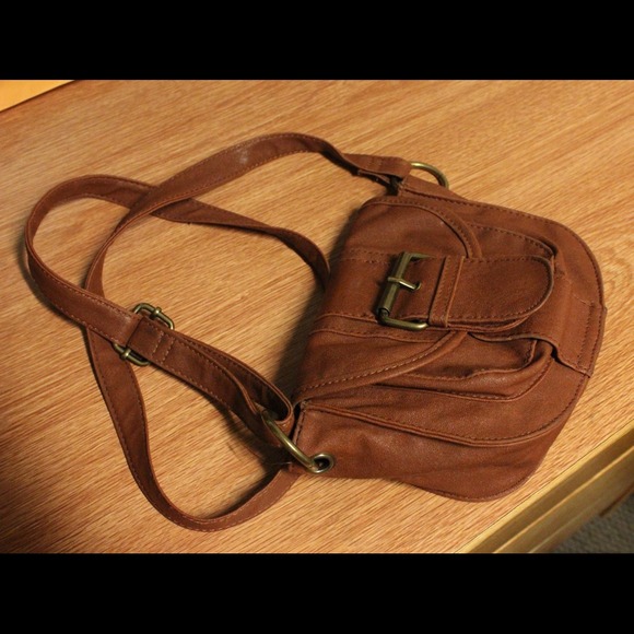 Xhilaration Handbags - 🎉5/20🎉 Brown Xhilaration Crossbody Bag