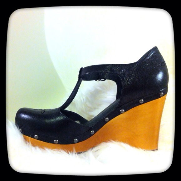 UGG Black T-Strap Wooden Wedges