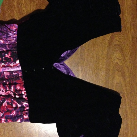 NWOT Deep V Torrid Top - Picture 3 of 4