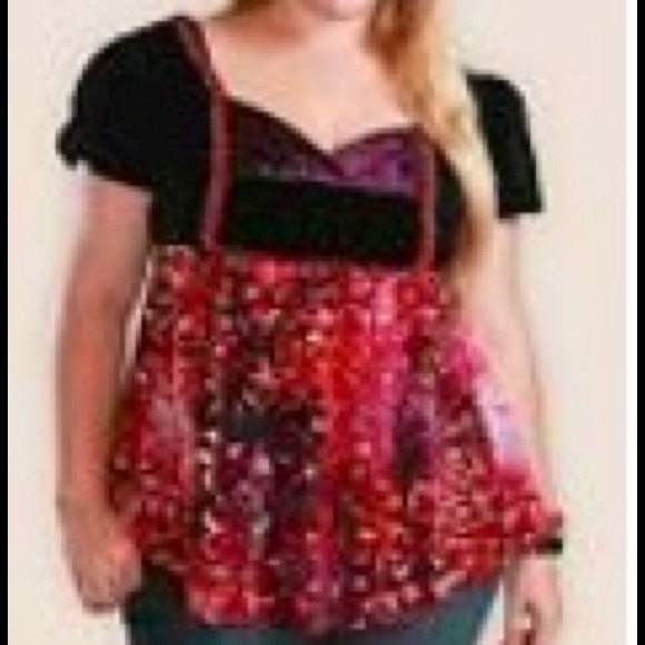 NWOT Deep V Torrid Top - Picture 4 of 4