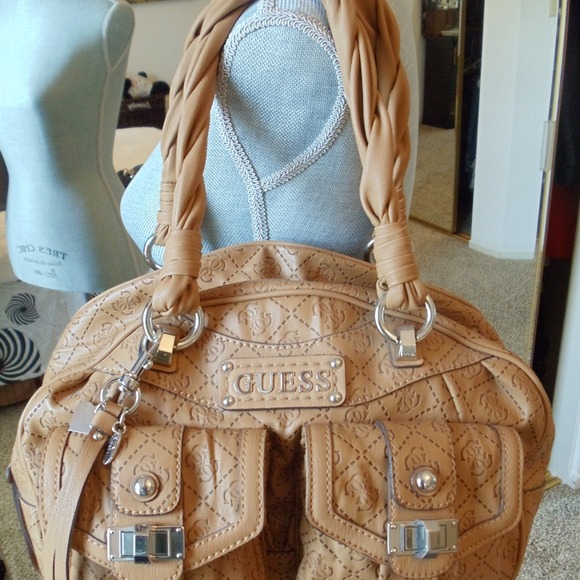 Guess Handbags - ❌Sold❌Guess Handbag